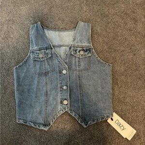 Light wash blue denim vest. Brand: DAZY, from SHEIN. Size: M, fits like an XS.